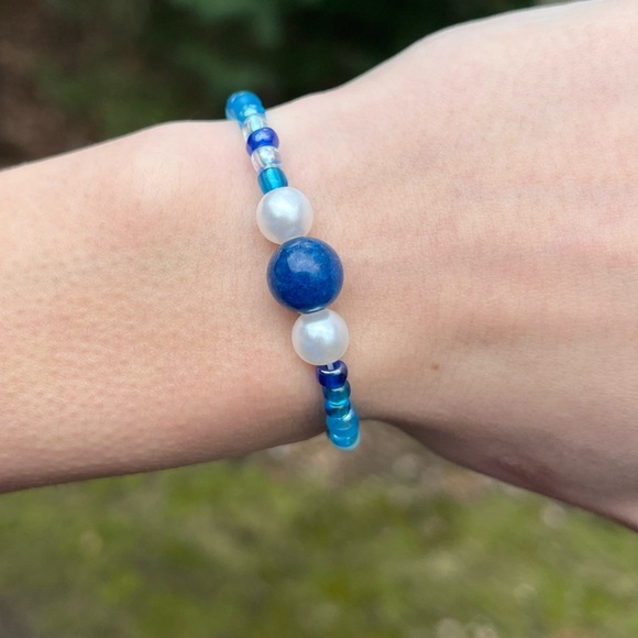 Handmade beaded bracelet wax string blue glass beads - Picture 2 of 4